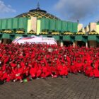 Seluruh atlet Kukar berfoto bersama Bupati Edi Damansyah usai acara pelepasan
