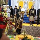 Prosesi Merebahkan Tiang Ayu