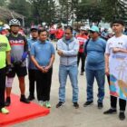Bupati Kukar, Edi Damansyah saat melepas peserta jalan santai