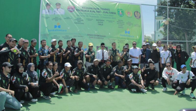 Pembukaan Kejuaraan Tenis Lapangan
