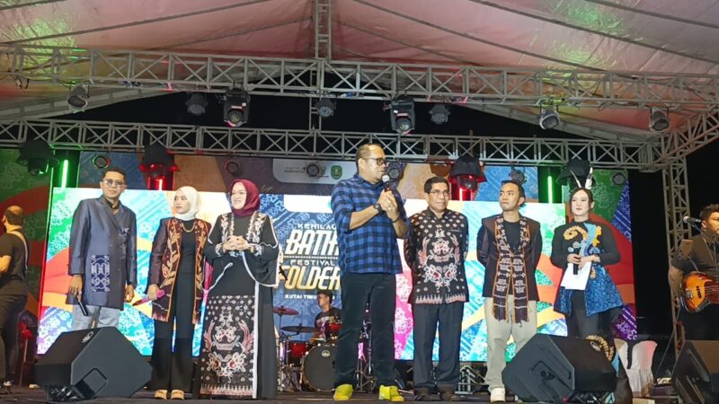 Puncak acara Kemilau Batik Festival