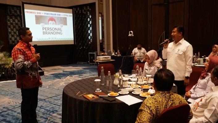 Sekda Kukar saat menghadiri acara Pengembangan Kompetensi ASN