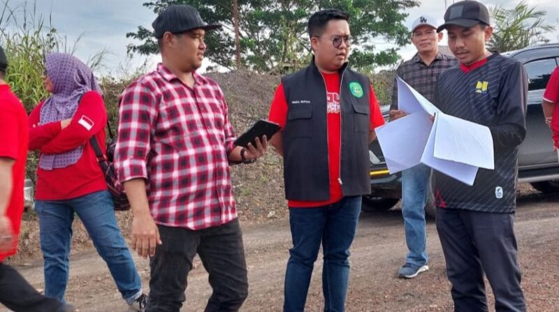 Wakil Bupati Kukar Rendi Solihin meninjau jalan di Kecamatan Sebulu