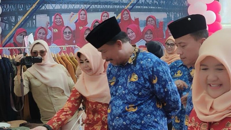 Sekda Kukar, Sunggono saat menghadiri Apel Peringatan Hari Bakti PU