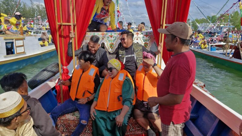 Wail Bugatti Kukar, Rendi Solihin menghadiri Pesta Laut