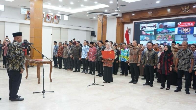 Bupati Kukar mellantid pejabat di lingkungan Pemkab Kukar