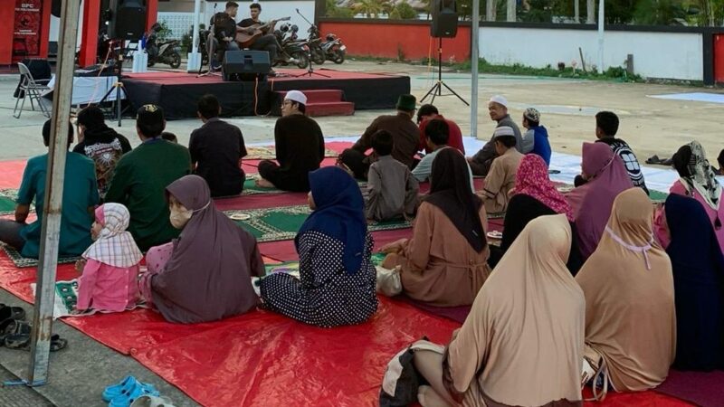 Suasana buka bersama di DPC PDI Perjuangan Kukar