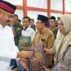 Bupati Kukar Edi Damansyah bersama Ketua RT se-Kecamatan Tenggarong