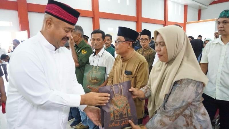 Bupati Kukar Edi Damansyah bersama Ketua RT se-Kecamatan Tenggarong