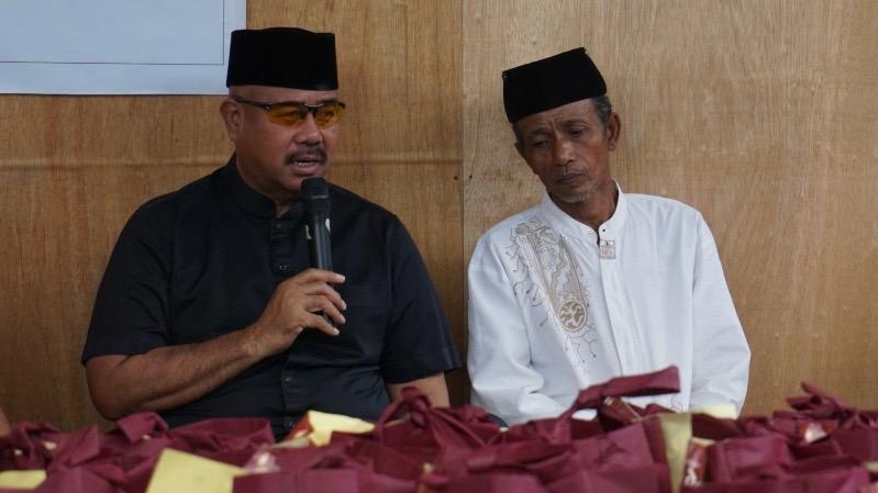 Bupati saat melakukan kunjungan ke Kelurahan Mangkurawang