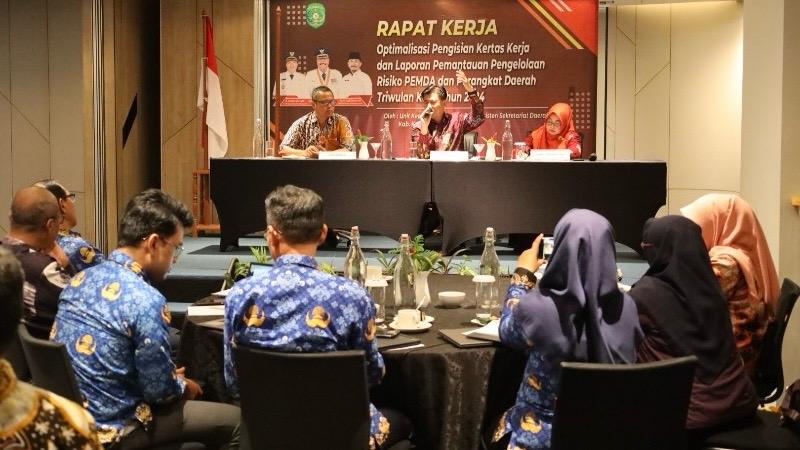 Rapat kerja yang digelar  Adbang Setkab Kukar