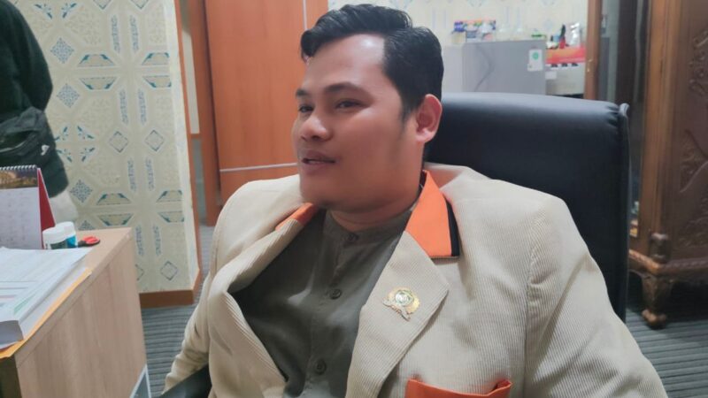 Akbar Tanjung - Anggota DPRD Kutai Timur