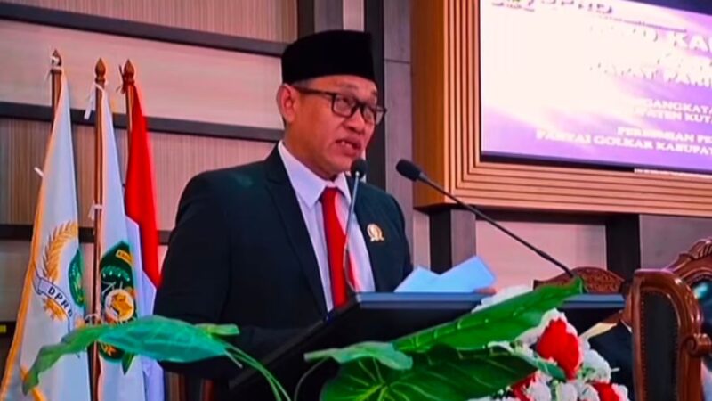 Moment ketika Ketua DPRD Kukar, Junaidi memberikan sambutan dalam Rapat Paripurna