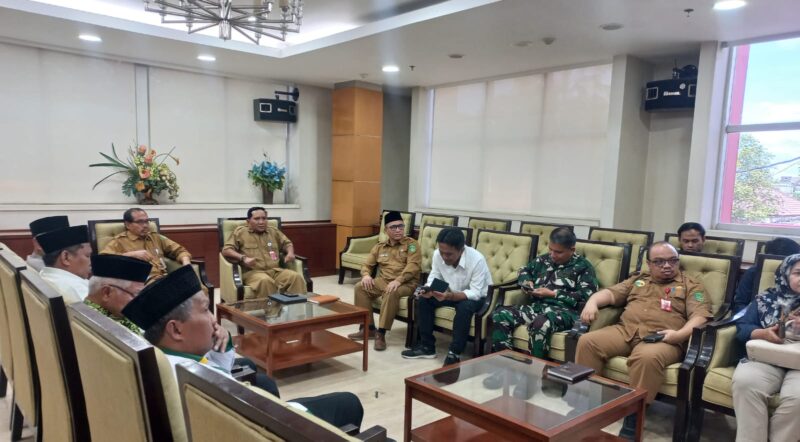 Asisten II Setkab Kukar menghadiri Rapat Pengendalian Inflasi di HBKN