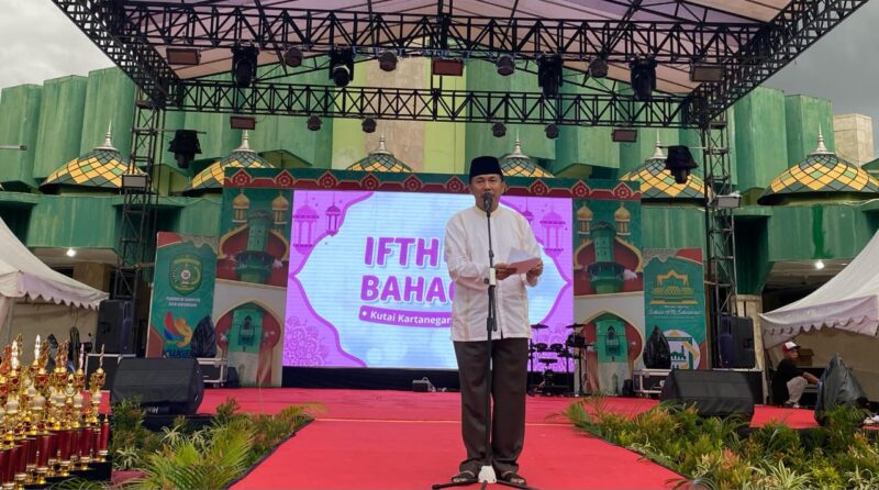 Kegiatan Doa Bersama Santri dan PASKAS Gerakan Infaq Beras Kukar