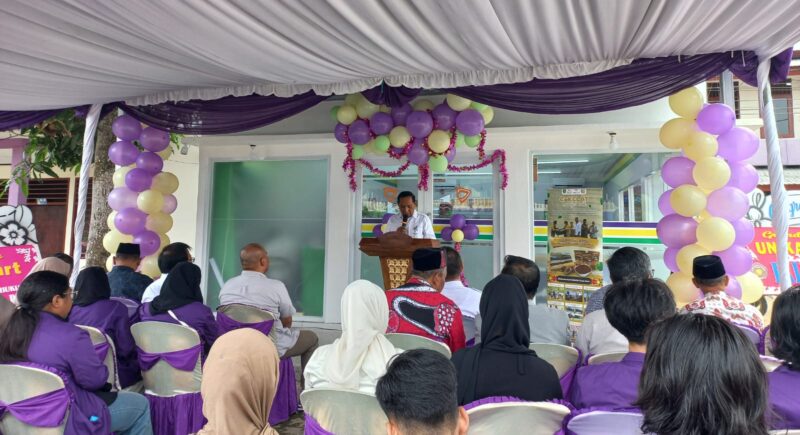 Peresmian Unikarta Mart