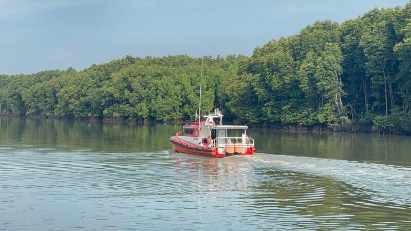 Upaya pencarian korban kapal feri tenggelam di Teluk Balikpapan