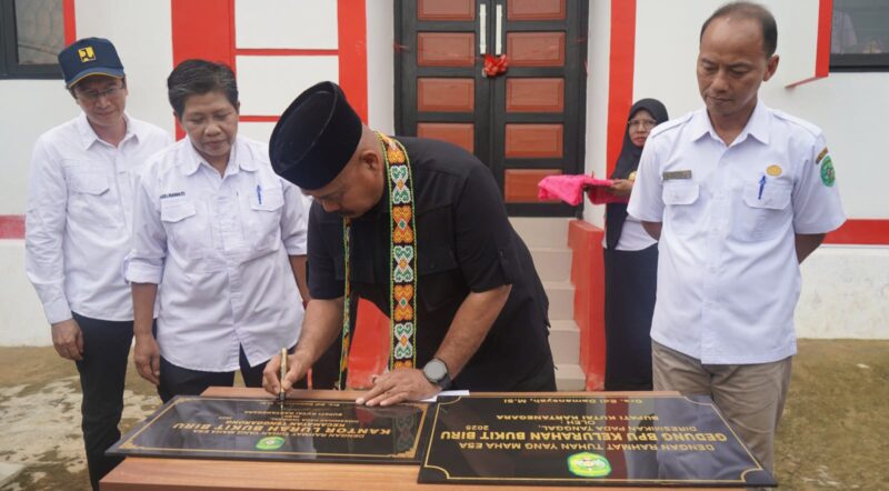 Peresmian gedung Kantor Kelurahan Bukit Biru