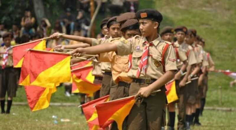 Ilustrasi pembinaan generasi muda melalui kegiatan Pramuka