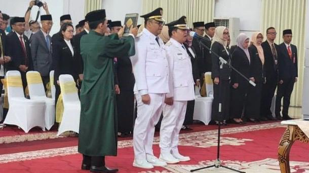 Pelantikan Aulia Rahman Basri dan rendi Solihin sebagai Bupati dan Wakil Bupati Kutai Kartanegara