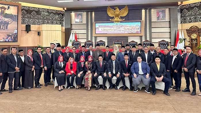 Ahmad Yani dilantik sebagai Ketua DPRD Kukar