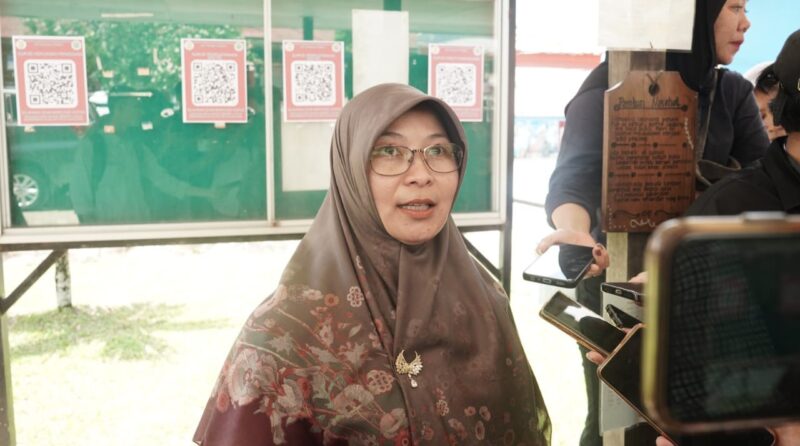 Emy Rosana Saleh -Plt Kepala Bidang SMP Disdikbud Kukar