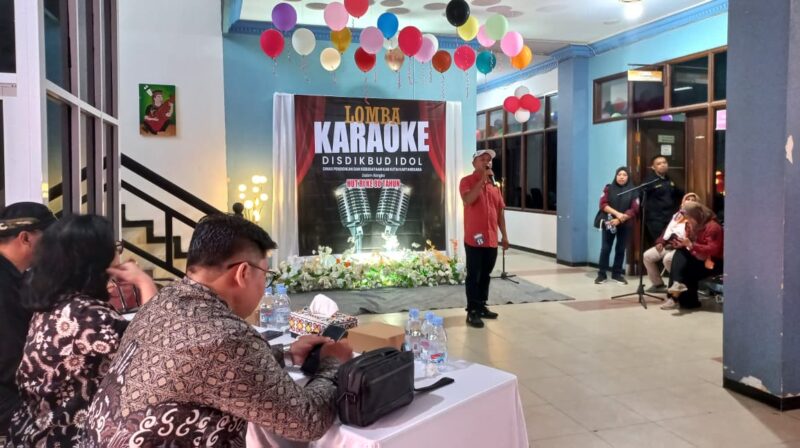 Lomba karaoke yang digelar Disdikbud Kukar untuk memeriahkan HUT ke-80 Republik Indonesia