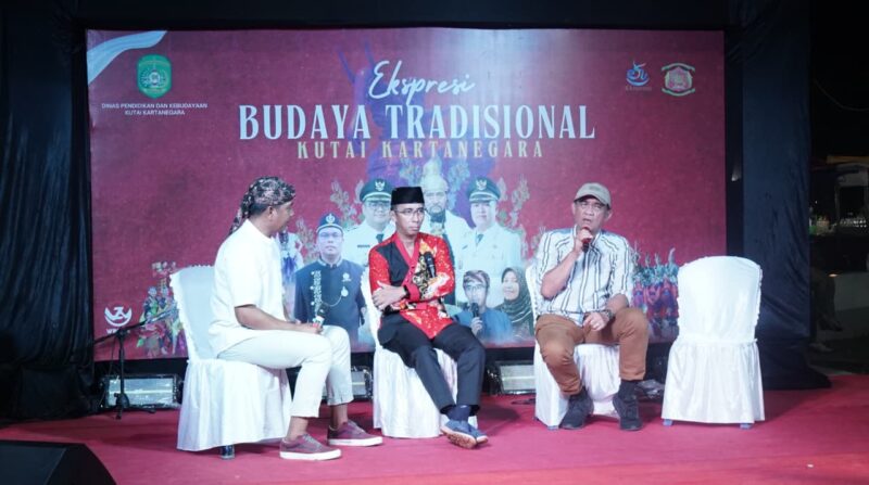 Ekspresi Budaya Tradisional yang diselenggarakan Disdikbud Kukar