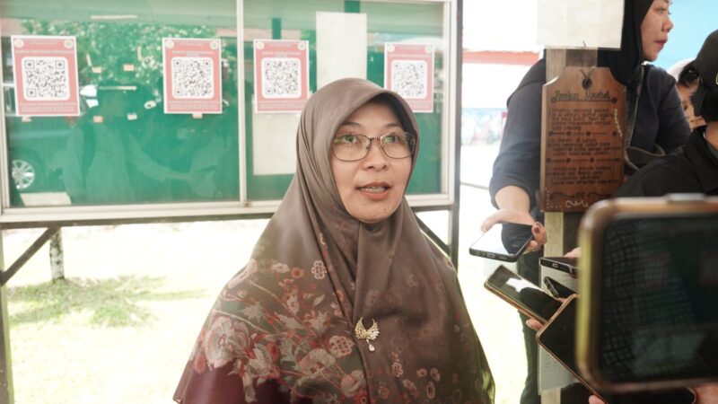 Emy Rosana Saleh - Plt Kepala Bidang SMP Disdikbud Kukar