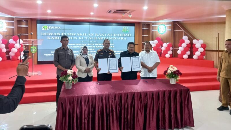 DPRD dan Kejari Kukar tandatangani MoU kerja sama