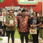 Bupati kukar, Aulia Rahman Basri meninjau Expo Erau Adat Kutai 2025