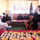 Suasana ziarah ke Makam Sultan Aji Imbut dalam rangka peringatan HUT ke-243 Kota Tenggarong