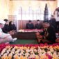 Suasana ziarah ke Makam Sultan Aji Imbut dalam rangka peringatan HUT ke-243 Kota Tenggarong