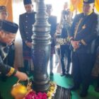 Wakil Ketua DPRD Kukar, Abdul Rasid saat berziarah ke Makam Sultan Aji Imbut