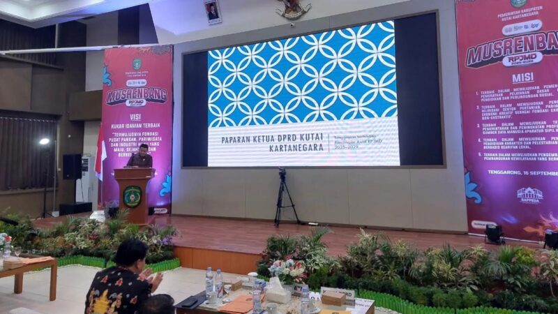 Ketua DPRD Kukar, Ahmad Yani berikan pemaparan dalam Musrenbang