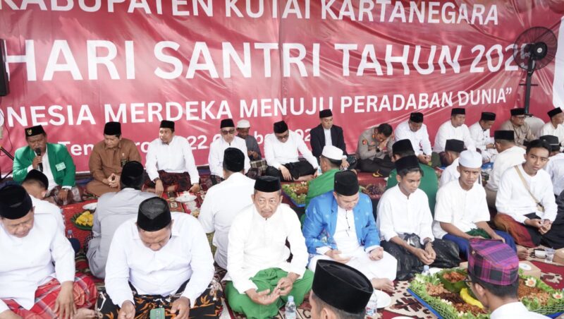 Beseprah dalam rangka Peringatan Hari Santri Nasional 2025 di Kukar