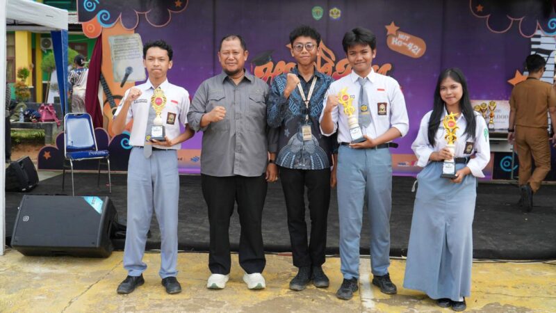 Wakil Ketua DPRD Kukar, Abdul Rasid menghadiri HUT ke 42 SMAN 2 Tenggarong