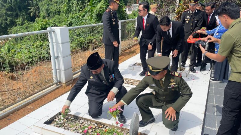Pemkab dan Forkopimda Kukar Ziarah ke TMP Bukit Biru