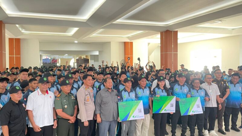 Pelepasan kontingen atlet Kukar yang akan berlaga di POPDA XVII Kaltim (Latif)