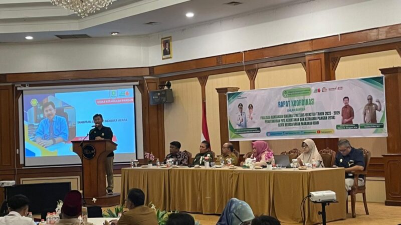 Sekda Kukar, Sunggono, menyampaikan sambutan pada Rapat Koordinasi Optimasilasi Penyelamatan Pangan (Latif)