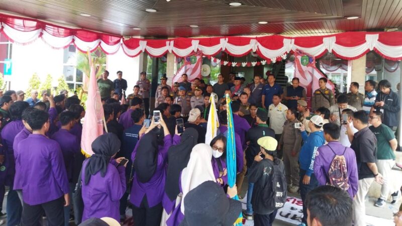 Aksi unjuk rasa mahasiswa di Kantor Bupati Kukar beberapa waktu yang lalu (Latif)
