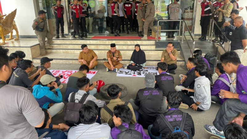 Pemkab Kukar melakukan diskusi bersama mahasiswa (Latif)