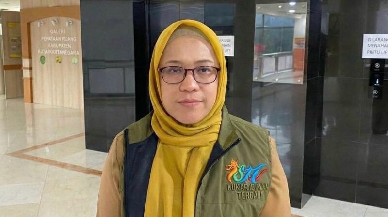 Vanesa Vilna - Plt Kepala Bappeda Kukar (Latif)