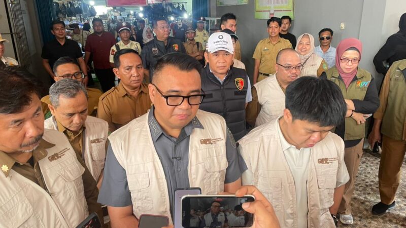Pemkab Kukar melakukan monitoring harga di Pasar Mangkurawang (Latif/Eksposisi)