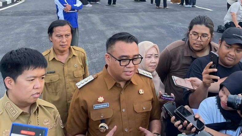 Bupati Kukar, Aulia Rahman Basri didampingi Wakil Bupati Rendi Solihin saat diwawancara (Latif/Eksposisi)