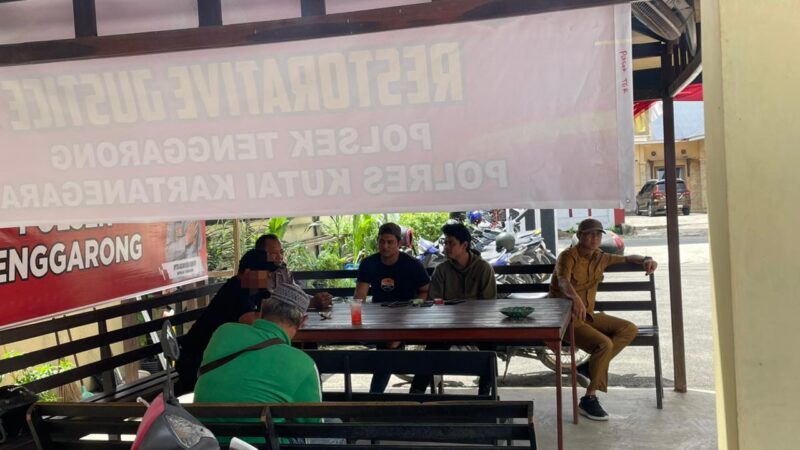 Proses mediasi terduga pelaku perampasan sepeda motor dan pelecehan seksual anak (Latif/Eksposisi)