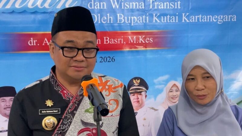Bupati Kukar, Aulia Rahman Basri bersama Direktur RSUD AM Parikesit, Martina Yulianti (Latif/Eksposisi)