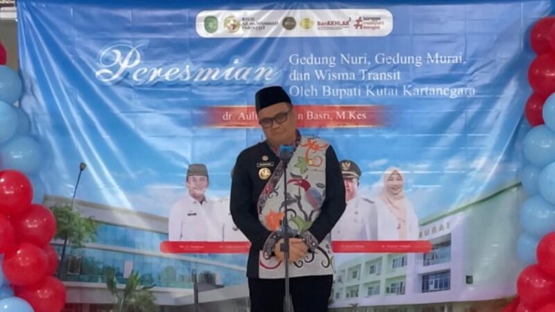 Bupati Kukar, Aulia Rahman Basri saat memberikan sambutan di acara peresmian gedung baru di RSUD AM Parikesit (Latif/Eksposisi)