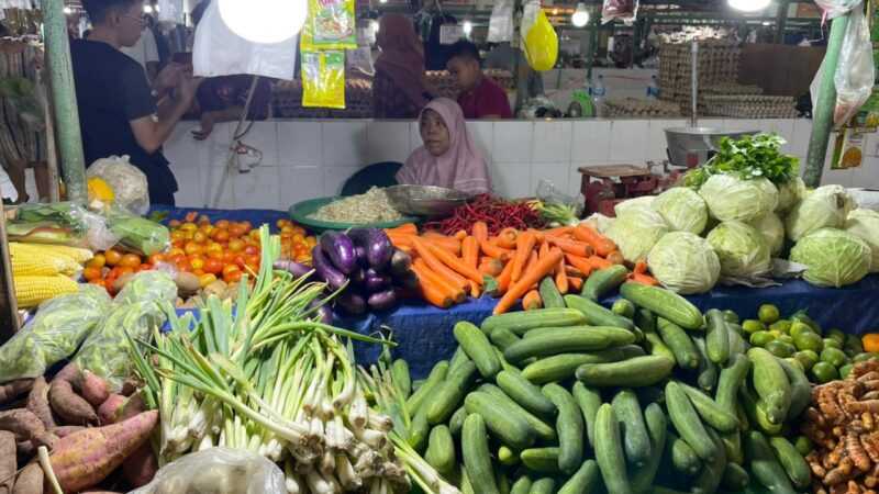 Lapak pedagang sayur di Pasar Mangkurawang (Latif/Eksposisi)