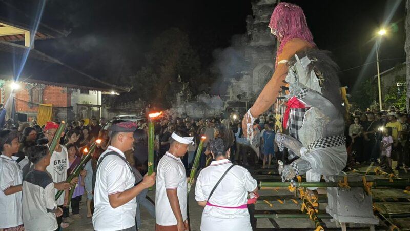 Kemeriahan Pawai Ogoh-ogoh saat umat Hindu di Tenggarong menyambut Hari Raya Nyepi (Latif/Eksposisi)